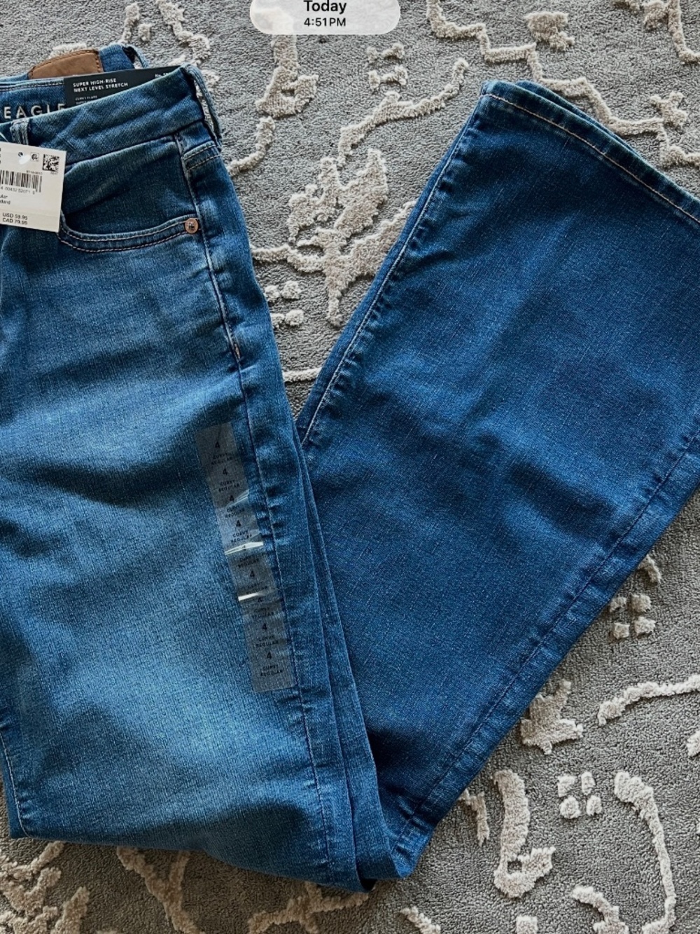 NWT Super high rise American Eagle Curvy Flare jeans Size 4 regular - Picture 2 of 3